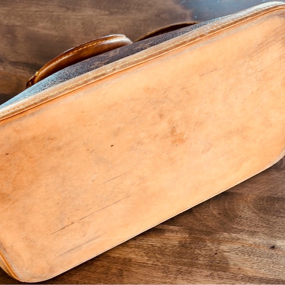 🌷🌷SALE🌷🌷Authentic Louis Vuitton Black and Brown Monogram Satchel - Picture 6 of 7